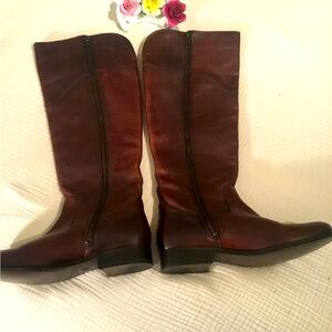 AUTHENTIC FRYE ALL LEATHER BOOTS SIZE 7 IN GOOD PRE LOVED CONDITION ONLY $165.00